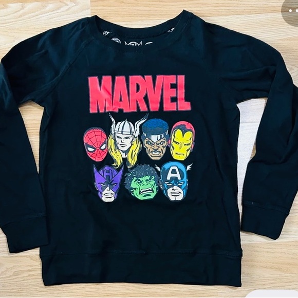 Marvel Tops - Marvel Retro Avengers Crewneck Reversible Sweatshirt EUC Size Small